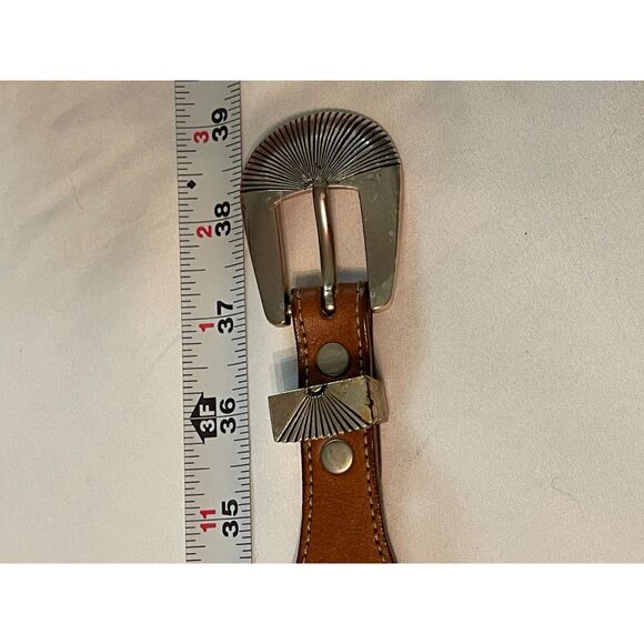 Silver Creek Western Conch Fetish Brown Leather Belt 53004 Genuine Leather USA.